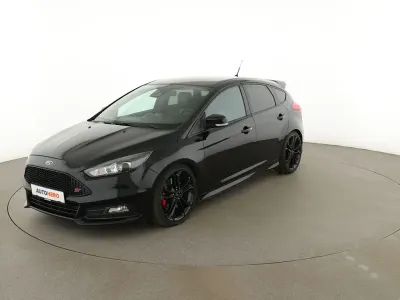 Używany Ford Focus ST 250 KM (183 kW) 2016 Czarny Sedan/Limuzyna