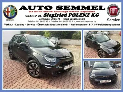 Neu Fiat 600 Icon 110 PS (80 kW) 2026 Cinema schwarz SUV
