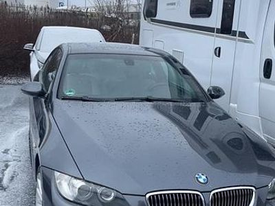 Silber Gebraucht 2007 BMW 330 M Sport Coupé | 21.300 €