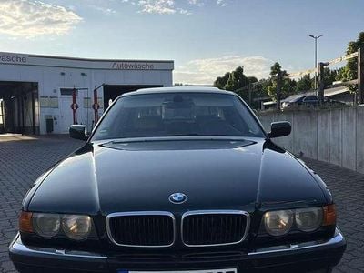 BMW 728