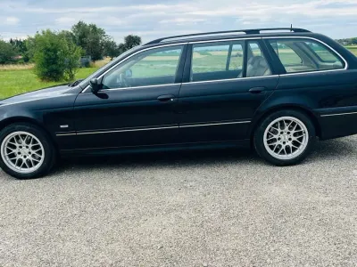 Gebraucht BMW 525 Exclusive 192 PS (141 kW) 2002 Schwarz Kombi