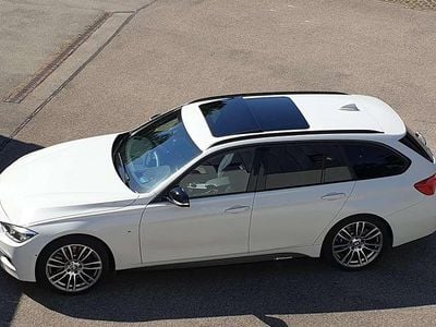 Gebraucht BMW 330 M Sport 258 PS (189 kW) 2015 Weiß Kombi