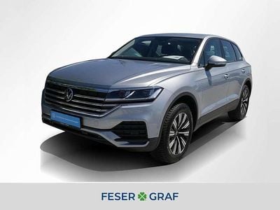 Gebraucht VW Touareg Basis 231 PS (169 kW) 2024 Oyster silver metallic SUV