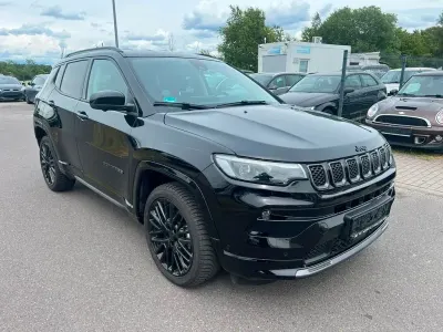 Gebraucht Jeep Compass 131 PS (96 kW) 2025 Schwarz SUV