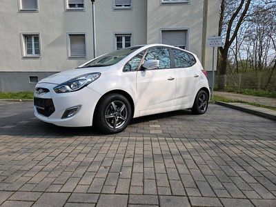 Gebraucht Hyundai ix20 120 PS (88 kW) 2013 Weiß Kleinwagen