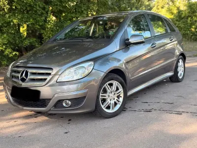 Gebraucht Mercedes B180 109 PS (80 kW) 2009 Grau Van / Kleinbus