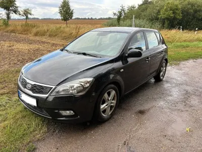 Gebraucht Kia Ceed Edition 7 90 PS (66 kW) 2011 Schwarz Kleinwagen