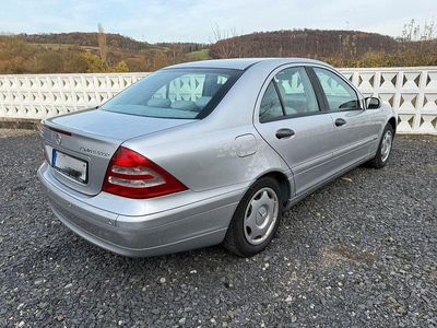 Mercedes C200