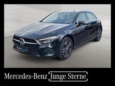 Metalliclack kosmosschwarz Gebraucht 2023 Mercedes A250 Limousine | 24.653 € (Fairer Preis)