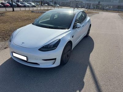 Begagnad Tesla Model 3 Standard Range 225 kW (306 HK) 2021 Vit Sedan