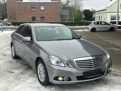 Silber Gebraucht 2011 Mercedes E220 Elegance Limousine | 10.999 € (Guter Preis)