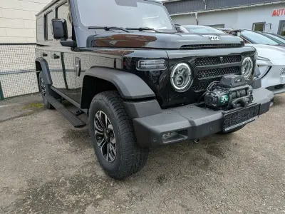 Neu BAW 212 166 PS (122 kW) 2026 Wüstengelb SUV