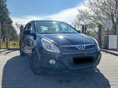 Gebraucht Hyundai i20 Edition 77 PS (56 kW) 2010 Schwarz Kleinwagen