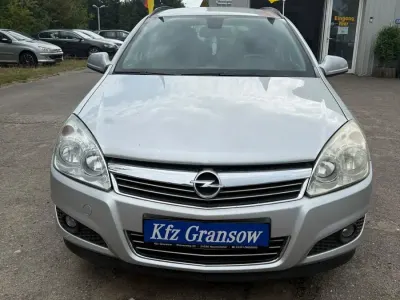 Gebraucht Opel Astra 90 PS (66 kW) 2010 Silber Kleinwagen