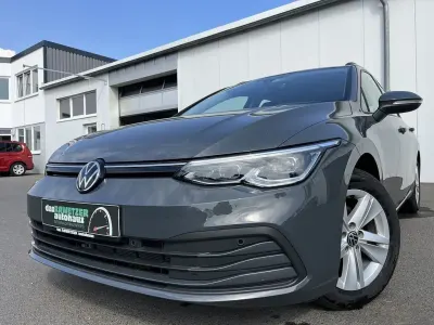 Gebraucht VW Golf VIII Life 131 PS (96 kW) 2024 Grau Kombi
