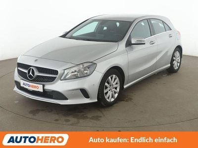 Gebraucht Mercedes A180 Style 122 PS (89 kW) 2017 Grau Limousine