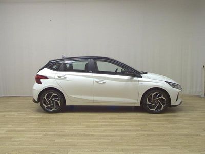 Gebraucht Hyundai i20 Comfort 101 PS (74 kW) 2021 Polar white/ black / sol Limousine