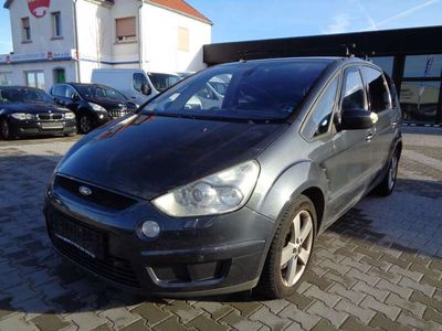 gebraucht Ford S-MAX Titanium Klimaauto (7 Sitze) Bi-Xenon+Navi+Pdc