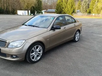 Brugt Mercedes C200 136 HK (100 kW) 2009 Guld Sedan