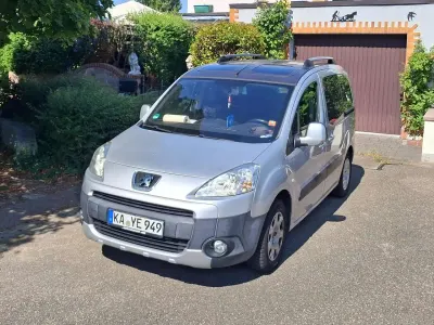 Gebraucht Peugeot TePee Family 90 PS (66 kW) 2009 Silber Kombi