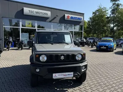 Gebraucht Suzuki Jimny Comfort 102 PS (75 kW) 2023 Grau SUV