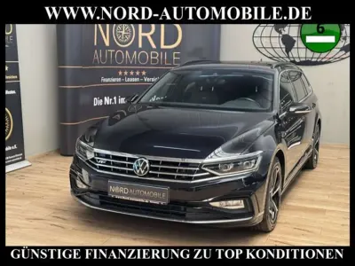 Gebraucht VW Passat R-line 150 PS (110 kW) 2023 Deep black perleffek (metallic) Kombi
