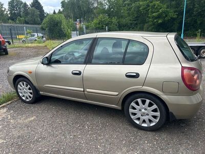 Nissan Almera