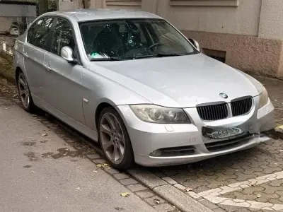 Gebraucht BMW 325 218 PS (160 kW) 2005 Silber Limousine