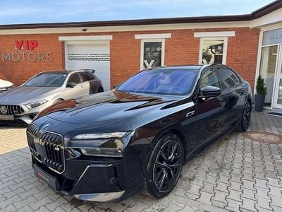 Gebraucht BMW M760 Sport Line 381 PS (280 kW) 2025 Schwarz Limousine