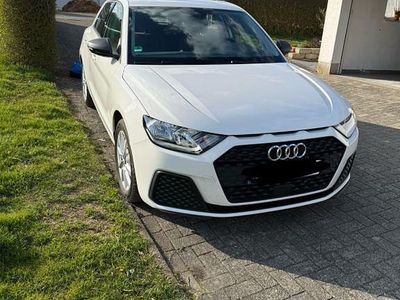 Weiß Gebraucht 2023 Audi A1 Sportback Kleinwagen | 19.800 € (Guter Preis)