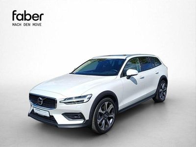 Second-hand Volvo V60 CC Ultimate 250 CP (183 kW) 2024 Alb Break