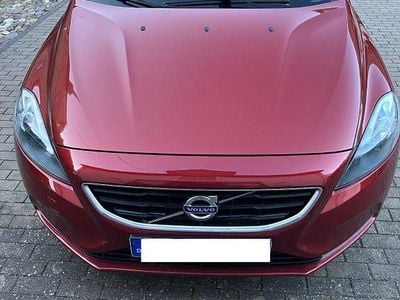 Usata Volvo V40 Kinetic 114 CV (83 kW) 2014 Rosso Berlina