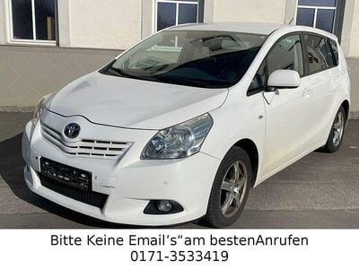 Gebraucht Toyota Verso Travel 147 PS (108 kW) 2012 Weiß Van / Kleinbus