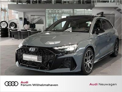Grau Neu 2025 Audi RS3 Sport Limousine | 75.995 €