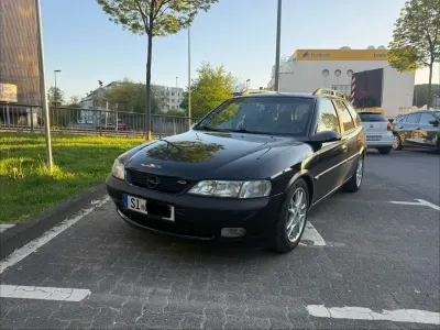 Gebraucht Opel Vectra 116 PS (85 kW) 1998 Schwarz Kombi
