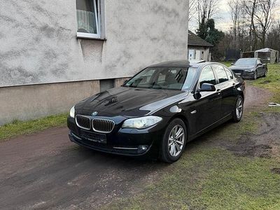 Gebraucht BMW 528 Sport Line 258 PS (189 kW) 2011 Schwarz Limousine
