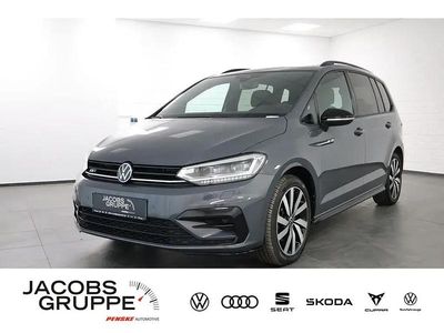 Grau Gebraucht 2024 VW Touran Style Van / Kleinbus | 36.380 € (Fairer Preis)