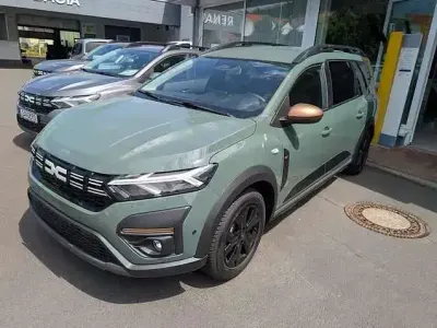 Gebraucht Dacia Jogger Extreme 141 PS (103 kW) 2025 Grau (staubgrau) Van / Kleinbus