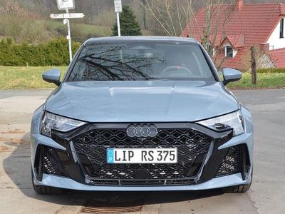 Neu Audi RS3 Sport 400 PS (294 kW) 2026 Grau Limousine