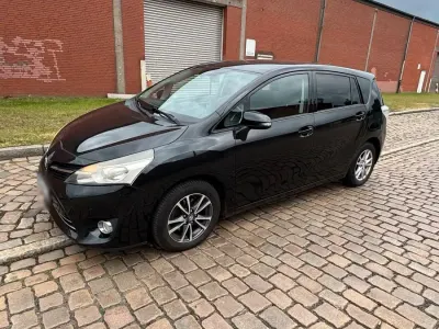 Gebraucht Toyota Verso 124 PS (91 kW) 2013 Schwarz Van / Kleinbus