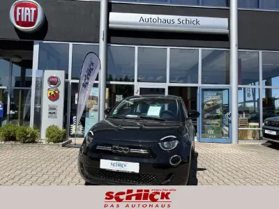 Gebraucht Fiat 500e Basis 86 kW (118 PS) 2023 Schwarz Kleinwagen