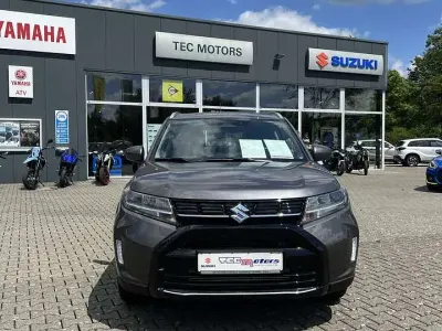 Neu Suzuki Vitara Club 110 PS (80 kW) 2026 Grau SUV