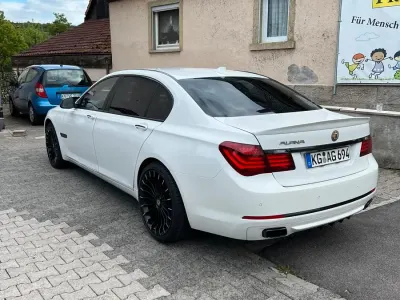 Gebraucht BMW 740L 329 PS (241 kW) 2013 Weiß Limousine