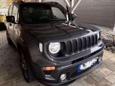 Grau Gebraucht 2022 Jeep Renegade SUV | 27.200 € (Teuer)