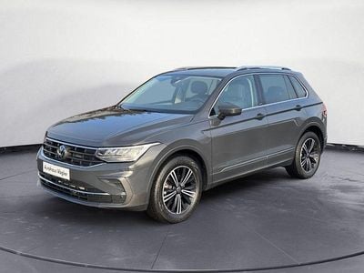 Grau Gebraucht 2023 VW Tiguan Move SUV | 27.650 € (Fairer Preis)