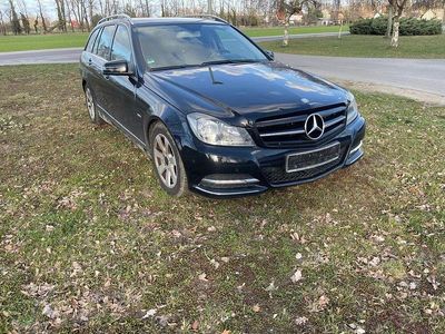 Schwarz Gebraucht 2012 Mercedes C220 Kombi | 9.400 €
