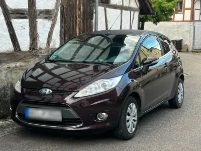 Gebraucht Ford Fiesta 94 PS (69 kW) 2010 Rot Kleinwagen