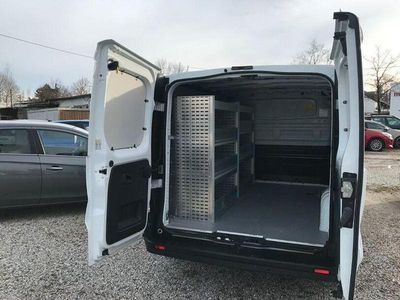 Weiss Gebraucht 2017 Opel Vivaro Van / Kleinbus | 16.490 € (Fairer Preis)