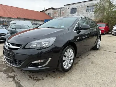 Usata Opel Astra Exklusiv 140 CV (102 kW) 2015 Nero Station wagon