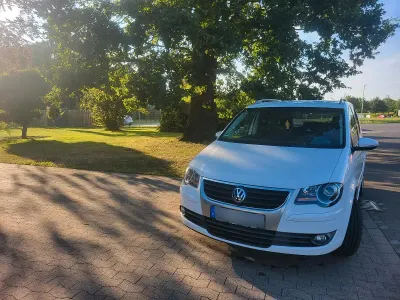 Gebraucht VW Touran 105 PS (77 kW) 2009 Weiß Van / Kleinbus